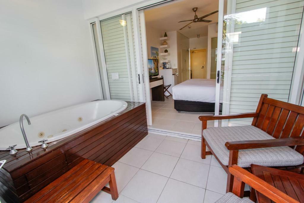The Beach Club Premium Private Apartments Παλμ Κόουβ Εξωτερικό φωτογραφία